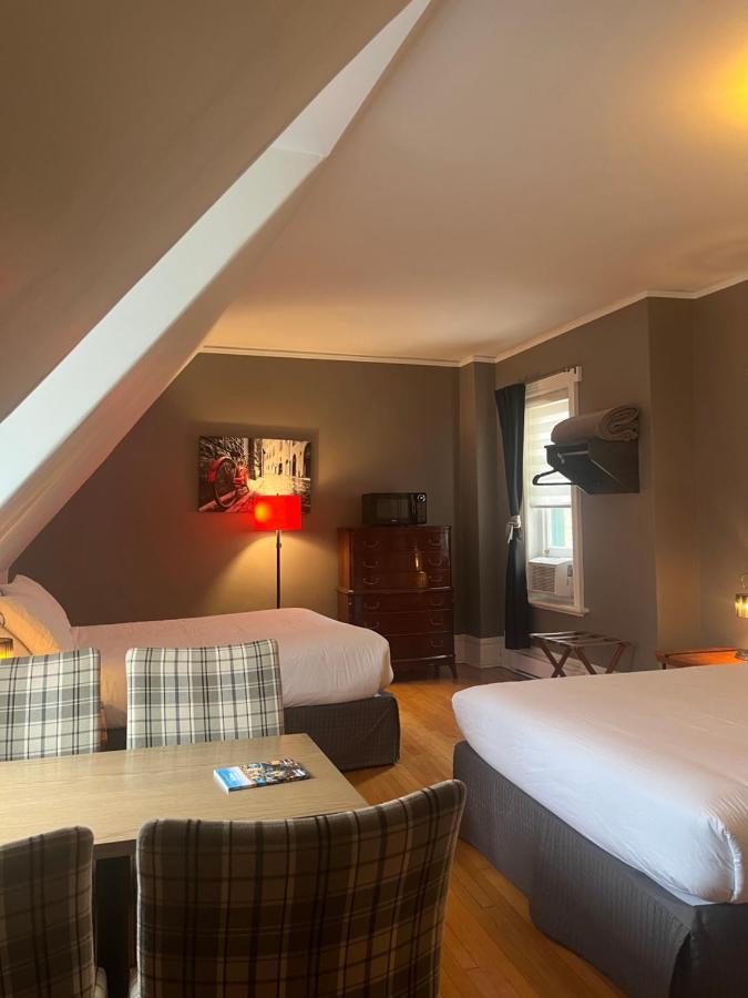 E-Hotel Des Grisons ケベックシティ エクステリア 写真