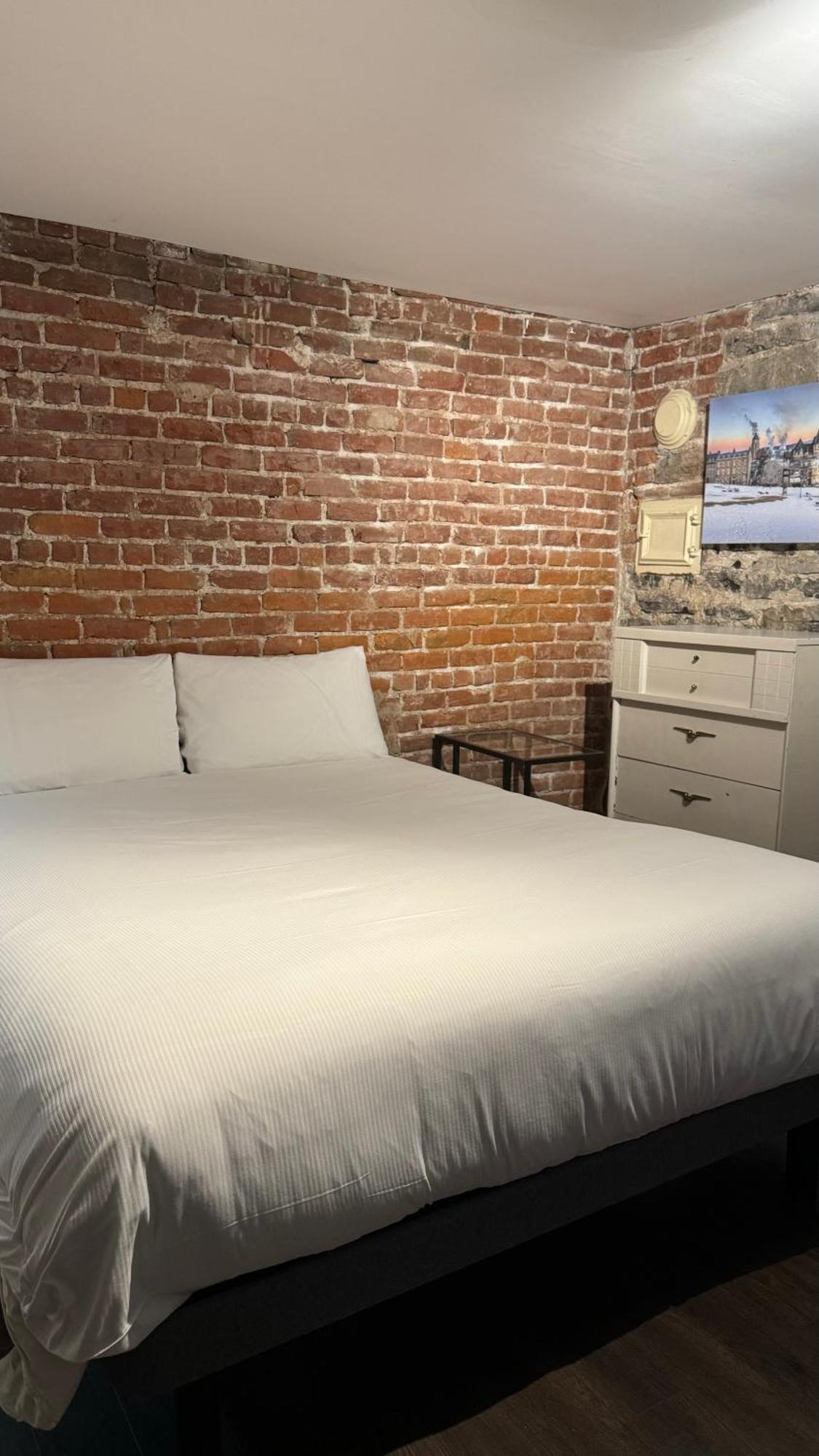 E-Hotel Des Grisons ケベックシティ エクステリア 写真