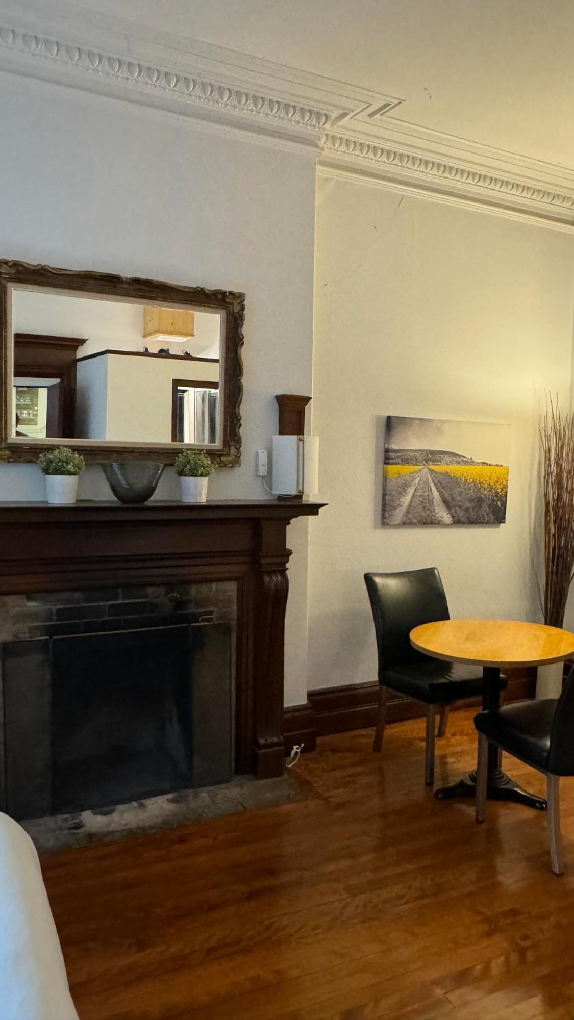 E-Hotel Des Grisons ケベックシティ エクステリア 写真