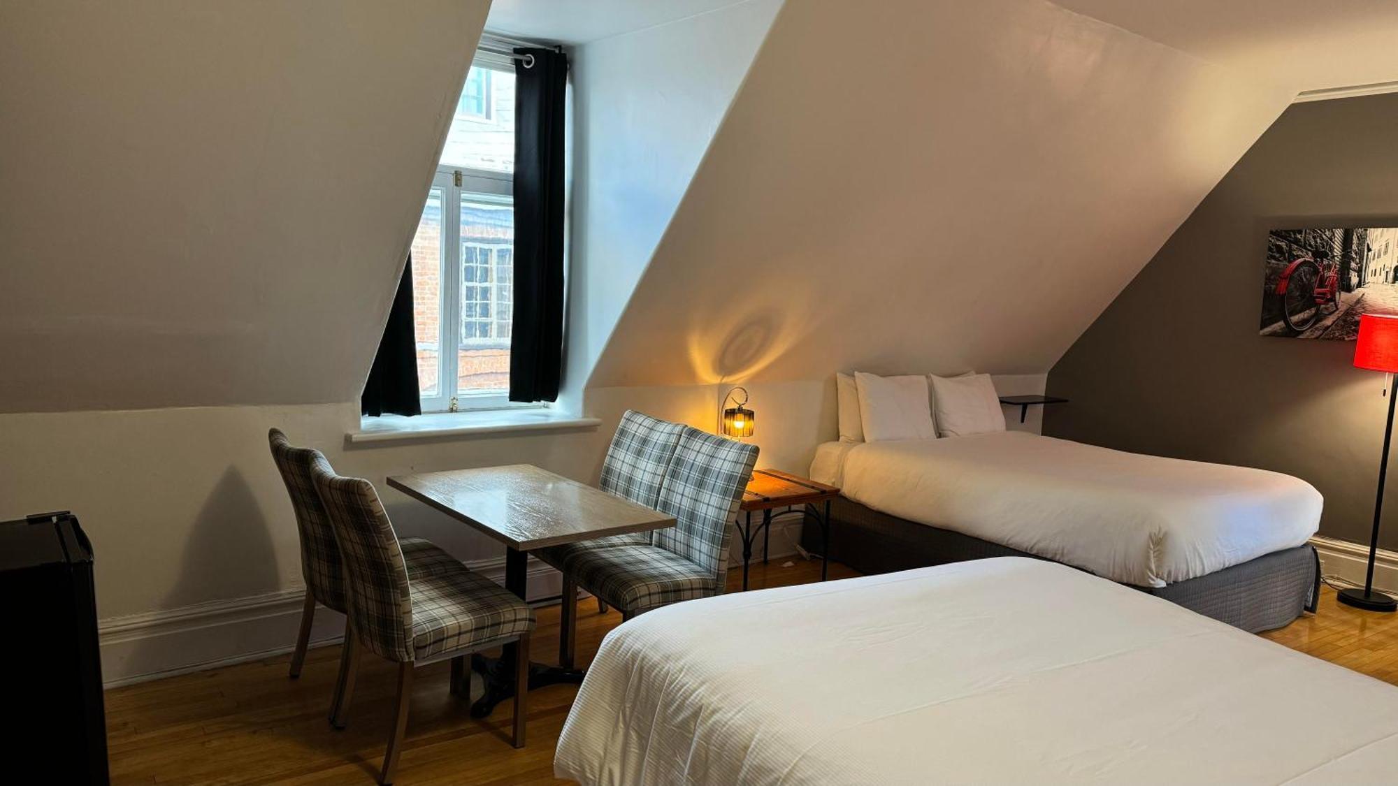 E-Hotel Des Grisons ケベックシティ エクステリア 写真