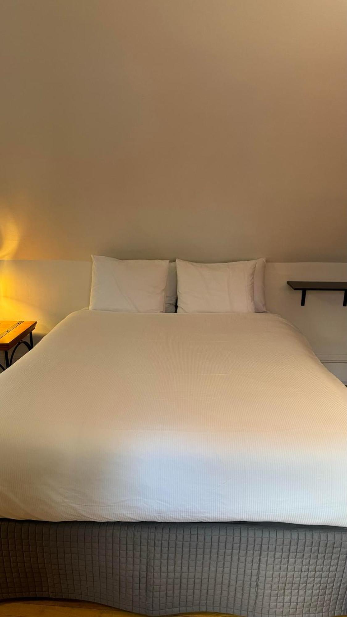 E-Hotel Des Grisons ケベックシティ エクステリア 写真