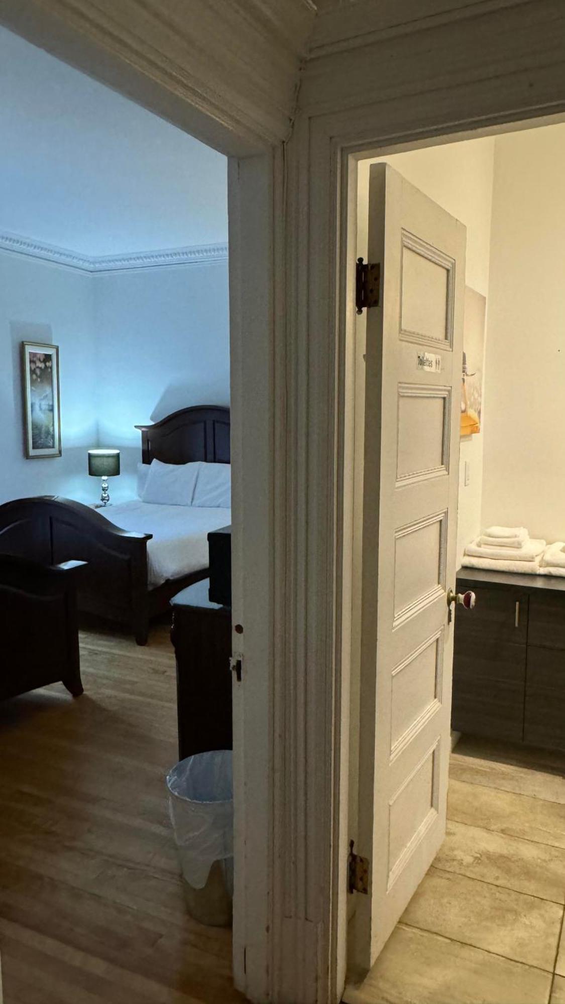 E-Hotel Des Grisons ケベックシティ エクステリア 写真